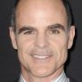 Michael Kelly is Doug Stamper