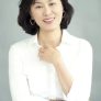 Bae Jeong-mi is Choi Soo Jeong / Deok Hwa's Grandmother / Female Student (voice)