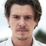 Xavier Samuel is Kit Parker