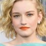 Julia Garner is Anna Delvey / Anna Sorokin